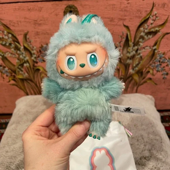 Pop Mart Big Into Energy Labubu - Serenity Confirmed - Picture 7 of 9